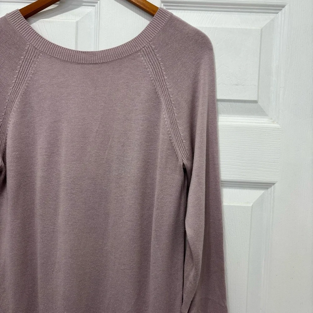 Women's Lululemon Lilac Purple Open Back Sweater - Picture 3 of 9
